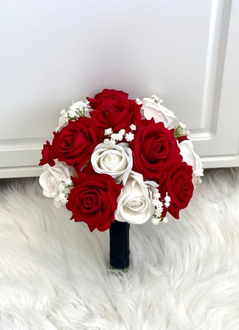 Red And White Wedding Decorations, Rose Bouquet Red, White Lily Bouquet, Red Rose Bouquet Wedding, Red Rose Arrangements, Silk Rose Bouquet, White Wedding Decorations, Red And White Weddings, White Rose Bouquet