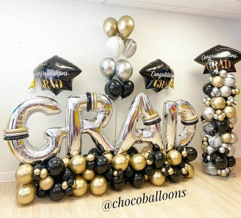 Balloon Decorations Graduation, Graduation Party Pictures, Graduation Party Table, Backyard Graduation Party, Graduation Party Gifts, Graduation Party High, Graduation Party Diy, Graduation Party Centerpieces, Graduation Party Themes