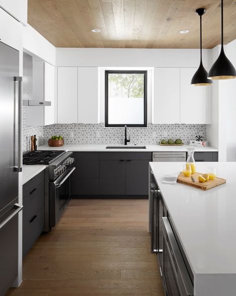 Flat Cabinets, Dark Grey Kitchen Cabinets, Dark Gray Kitchen Cabinets, White Upper Cabinets, Two Tone Kitchen Cabinets, Dark Grey Kitchen, Gray And White Kitchen, Two Tone Kitchen, Flat Panel Cabinets