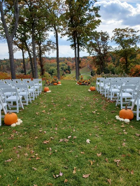 Pumpkin Wedding Isles Decoration, Pumpkin Patch Wedding, Wedding Platform, Wedding Isles, Pumpkin Festival, Pumpkin Wedding, Outdoor Fall Wedding, Wedding Themes Fall, Wedding Vision