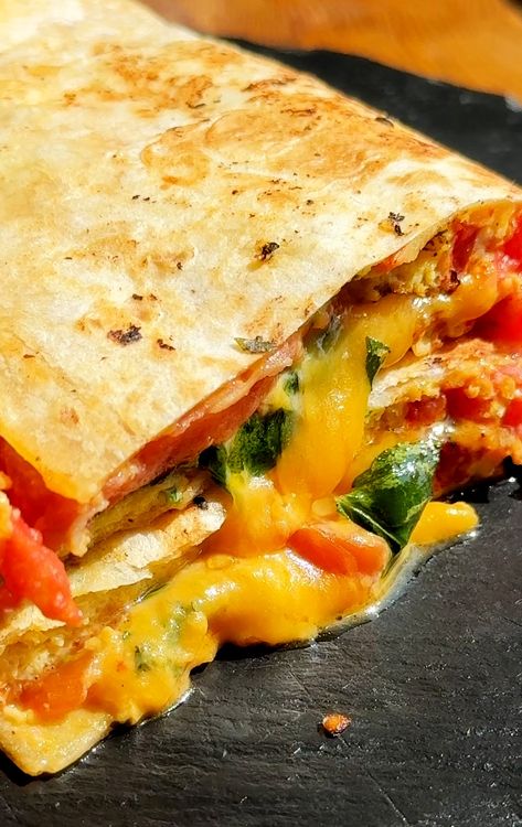 Egg Tacos Healthy, Tomato Egg Tortilla Breakfast, Eggs With Tortillas, Egg Tortilla, Egg Tomato, Tomato Egg, Eggs In Peppers, Salad Meal Prep, Breakfast Wraps