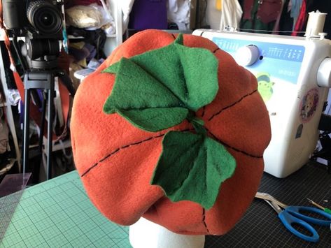 Diy Pumpkin Hat For Costume, Halloween Diy Pumpkin, Beret Sewing Pattern, Beret Diy, Pumpkin Beret, Pumpkin Hats, Toothpaste Kisses, Cottagecore Halloween, 3d Leaves