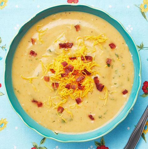 Ree's Perfect Potato Soup Is Absolutely Heavenlythepioneerwoman Perfect Potato Soup, Creamy Potato Soup, Fall Soup Recipes, Pureed Soup, Pioneer Woman Recipes, Potato Soup Recipe, Fall Soups, Winter Soups, Low Sodium Chicken Broth