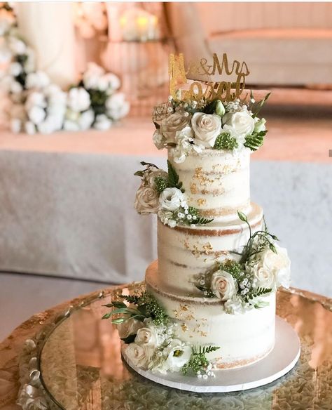 Wedding Cakes Champagne Color, Rustic Wedding Cake Sage Green, Champagne Wedding Cake Designs, Barely Frosted Wedding Cake, Natural Wedding Cake Rustic, Wedding Cakes Sage Green And Blush, Sage And Cream Wedding Cake, Simple White And Gold Wedding Decor, Neutral Wedding Cake Ideas