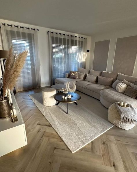 Apartment Living Room Design, Dream Apartment Decor, Future Apartment Decor, Home Design Living Room, Apartment Decor Inspiration, Decor Home Living Room, Affordable Home Decor, Apartment Inspiration, Living Room Decor Apartment