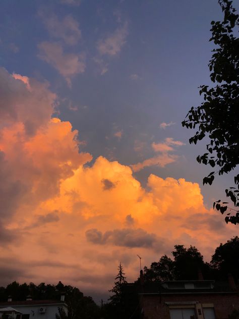 #sky #sunset #orange #cloud #sun #aesthetic #orangesky #thesummeriturnedpretty #summer #clouds Sky Pfp Aesthetic, Sky Aesthetic Pfp, Orange Clouds Aesthetic, Sun Pfp, Cloud Pfp, Sky Pfp, Sunset Clouds Aesthetic, Summer Clouds, Sun Aesthetic