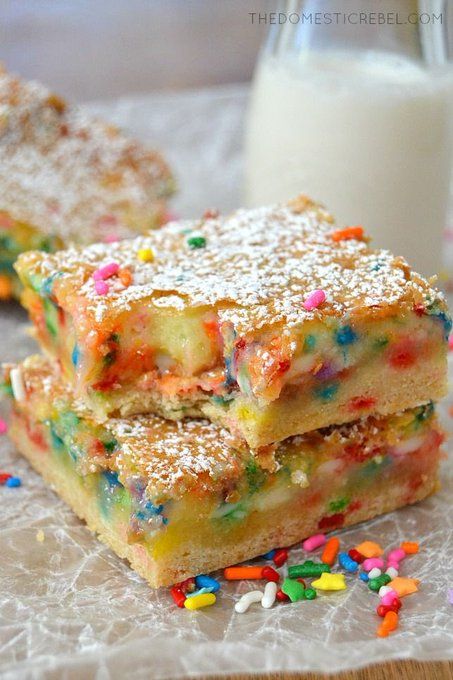 Cake Batter Recipes, Gooey Bars, Pastel Cupcakes, Gooey Butter Cake, Yummy Dessert, Cake Bars, Cat Recipes, Eat Dessert First, Butter Cake