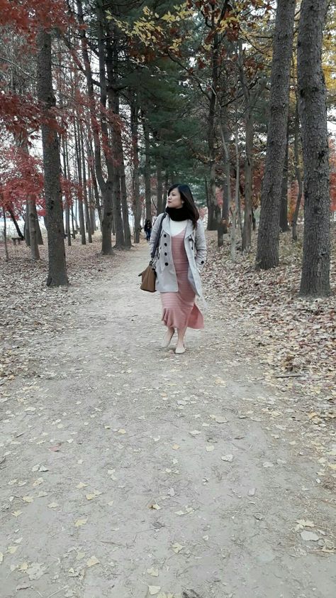 Nami Island Outfit, Korea Spring Outfit, Nami Island Autumn, Nami Island Korea, Autumn Outfit Aesthetic, Korean Ootd, Autumn In Korea, Nami Island, Island Outfit