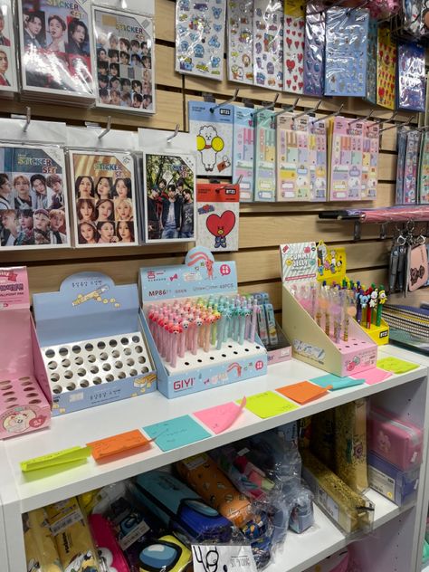 Kpop Store Ideas, K-pop Store, Kpop Store Aesthetic, Kpop Album Store, Merchandise Kpop, Korean 7/11 Store, Kpop Album Shopping Aesthetic, Store Names Ideas, Kpop Store