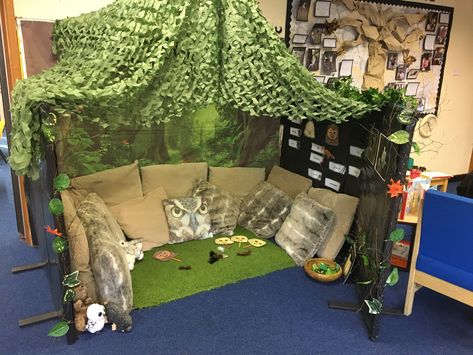 Classroom Cosy Corner, Woodland Reading Corner, Woodland Library, Natural Reading Corner Classroom, Forest School Reading Area, Enchanted Forest Classroom, Tree Book Corner Classroom, Woodland Book Corner, Diy Classroom Tree Reading Corners