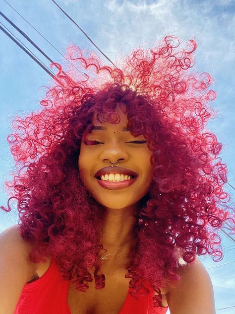 Starfire Hair Color, Short Pink Curly Hair, Magenta Hair Color On Black Women, Magenta Natural Hair, Pink Curly Hair Black Women, Magenta Curly Hair, Curly Magenta Hair, Magenta Hair Color, Hot Pink Curly Hair