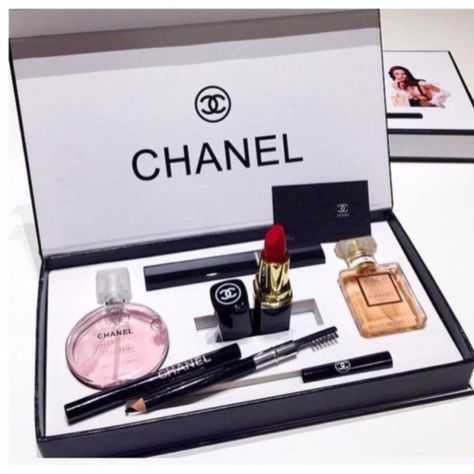 Makeup Korea, Perfume Chanel, Chanel Chance, Chanel Cosmetics, Cheap Perfume, Parfum Chanel, Chanel Perfume, Cosmetic Sets, Celebrity Perfume