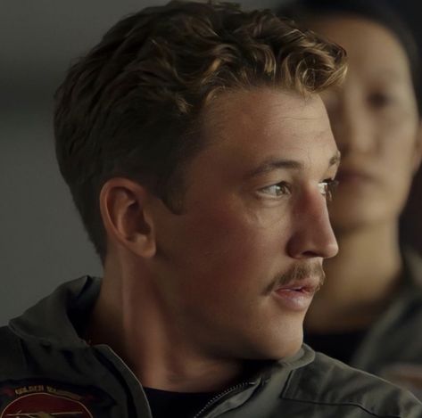 Miles Teller Mustache, Miles Teller Scars, Mile Teller, Bradley Bradshaw, Miles Teller, Smash Cake, Hair And Beard Styles, Beard Styles, Good Looking Men