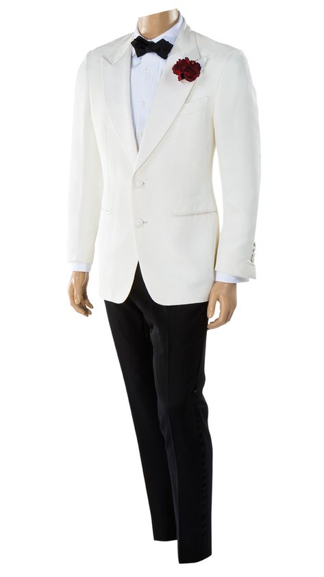 Black and white signature Tom Ford dinner suit tuxedo work by James Bond (Daniel Craig) during production and in posters for “Spectre” – embroidered with label “Daniel Craig Bond 24” James Bond White Suit, James Bond White Tuxedo, James Bond Tuxedo, James Bond Wedding, Tuxedo Ideas, James Bond Daniel Craig, Daniel Craig Bond, Mens White Suit, Craig Bond