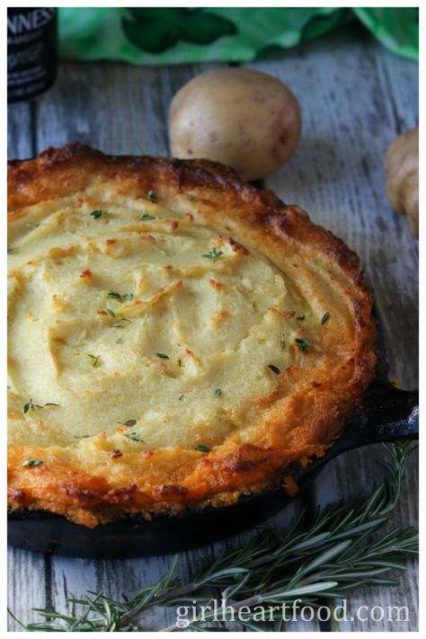 Shepherd's Pie {with Guinness Lamb and Horseradish Mash} - girlheartfood.com Lamb Shepherds Pie Recipe, Lamb Shepherds Pie, Traditional Shepherds Pie, Lamb Soup, Best Shepherds Pie Recipe, Shepard S Pie, Creamy Horseradish, Shepherds Pie Recipe, Scottish Recipes