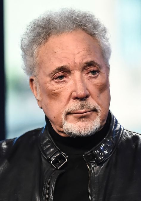 SIR Tom Jones has been forced to deny that he cancelled his gig at the last minute after collapsing suddenly. It was reported the Welsh legend, 82, took ill around an hour before he was supposed to perform in the Hungarian capital of Budapest last night on his Surrounded by Time tour. Directors for Sir […] Tom Jones Singer, Sir Tom Jones, Tom Jones, Cartoon Wallpaper Hd, Summer Tour, What Really Happened, Music Legends, Cartoon Wallpaper, Last Minute