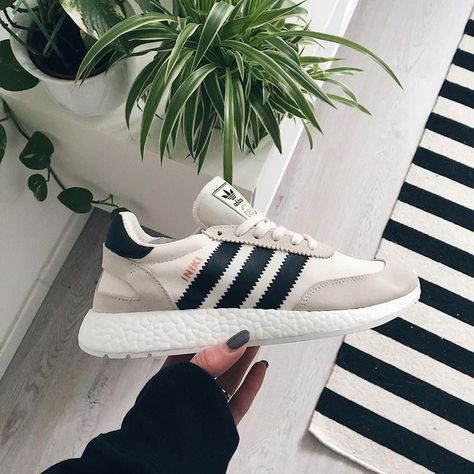 Iniki Adidas, Adidas Iniki Runner, Adidas Iniki, Highsnobiety Fashion, Aesthetic Outfits Men, Shoe Obsession, Sneaker Head, Cute Shoes, Fashion Item