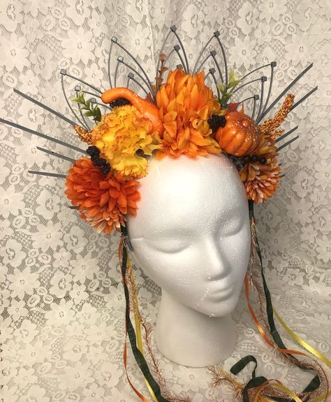 Fall Crown, Fairy Halloween Costume, Nature Festival, Fall Flower Crown, Fairy Halloween, Fairy Halloween Costumes, Diy Crown, Plastic Pumpkins, Hat Fascinator