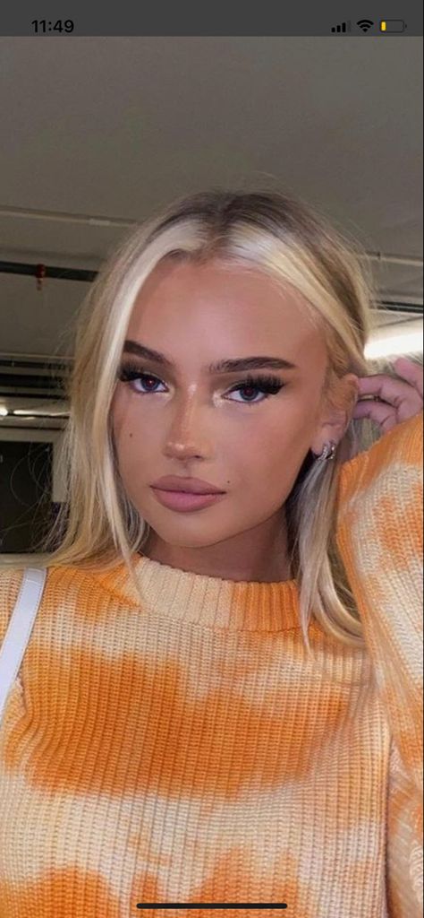 Eyelash Extensions Blonde Hair, Extensions Blonde Hair, Emma Ellingsen, Dreamy Hair, 2022 Goals, Eyelash Extensions Styles, Blonde Hairstyles, Teen Bedroom Decor, Hair Done