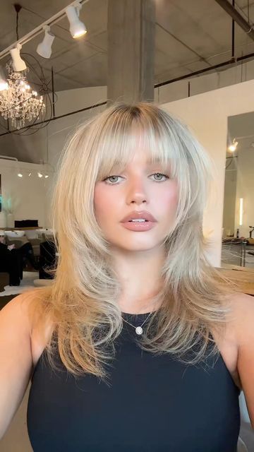 Blondeish Hair, Shay Sullivann, Shay Sullivan Hair, Shay Sullivan, Blonde Hair Cuts, Hair Cuts With Bangs, Hair 2025, Fem Outfits, Hair Doos