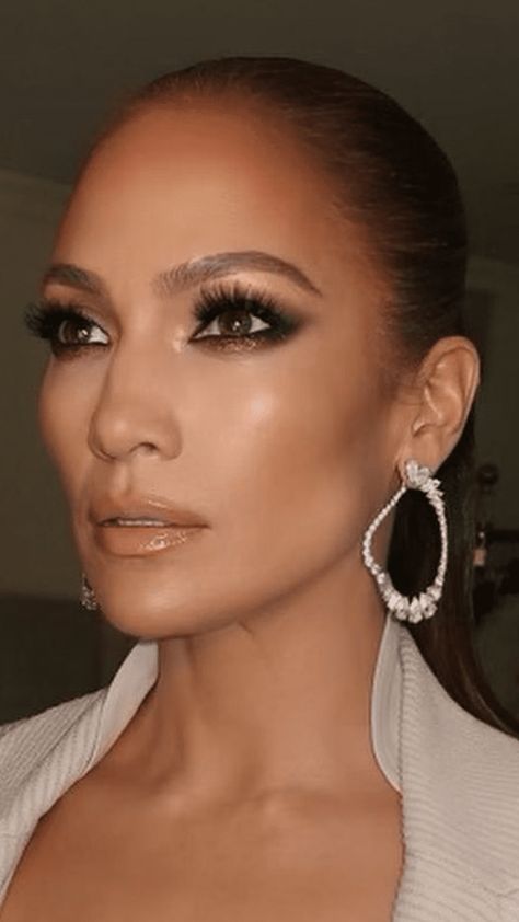 Jlo Bronze Makeup, Jennifer Lopez Eye Makeup, Jlo Eye Makeup, J Lo Makeup Looks, Heavy Contour Makeup, Jlo Glow Makeup, Jennifer Lopez Makeup Tutorial, Jlo Makeup Tutorial, Jennifer Lopez Makeup Looks