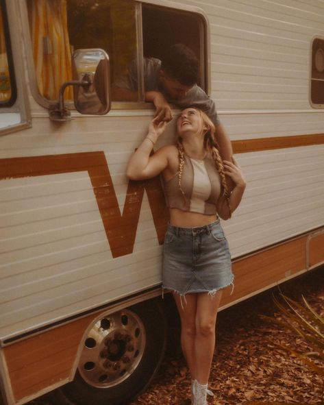 Cute Modeling Poses, Camping Photoshoot, Camping Couple, Model Couple, Florida Travel, Happy Camper, Travel Couple, Happy Campers, Very Happy