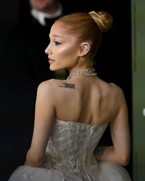 Ariana Grande Today ☼ (@ArianaToday) on X Vivienne Westwood Bridal, Ariana Grande Today, My Everything Ariana Grande, Ariana Instagram, Celebrity Photography, Vivienne Westwood Dress, Red Carpet Look, Forever Girl, Ariana G