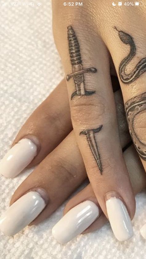 Finger And Knuckle Tattoos, Knife Tattoo On Finger, Barbwire Finger Tattoo, Finger Knife Tattoo, Salad Fingers Tattoo, Knife Finger Tattoo, Dagger Finger Tattoo, Tattooed Hands, Cool Finger Tattoos