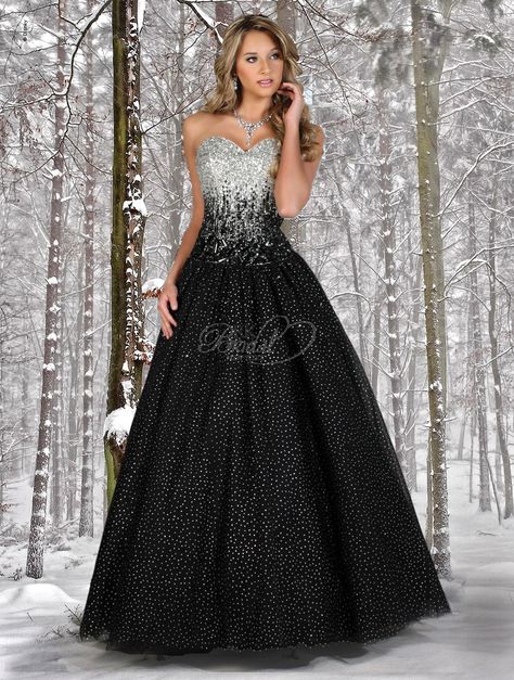 Prom Dress With Train, Grad Dresses, Ball Gowns Prom, Prom Dresses Ball Gown, Gorgeous Gowns, Long Prom Dress, Beautiful Gowns, Fancy Dresses, Ball Dresses