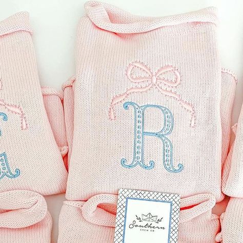 SouthernCrewCo. on Instagram: "The best seller ! 🤩🤩" Baby Monogram Ideas, Townhome Decor, Anna Wilson, Machine Embroidery Gifts, Unique Monogram, Machine Applique Designs, Monogram Ideas, Girl Kid, Baby Monogram