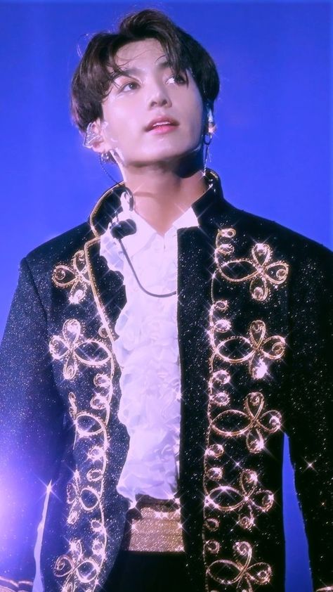 Jungkook In Prince Outfit, Kpop Prince Outfit, Jungkook Prince Outfit, Jungkook Prince Aesthetic, Jungkook Royal, Bunny Kookie, Prince Outfit, Cosplay Sakura, Prince Clothes