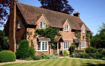 english cottage Cottage Exteriors, Cottage Designs, English Cottages, English Country Cottage, Cottage Inspiration, English Cottage Style, Cottage Gardens, Cottage In The Woods, Dream Cottage