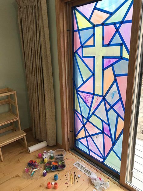 Stained Glass Door Diy, Stained Glass Diy Window, Kids Stained Glass Window Craft, Window Stained Glass Diy, Diy Stained Glass Window Paint, Fake Stained Glass Diy, Diy Window Art, Stained Glass Window Painting, Stained Glass Window Craft