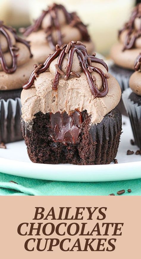 Cupcakes With Frosting, Chocolate Cupcakes Moist, Chocolate Ganache Filling, Sweet Bites, Chocolate Cake Recipe Easy, Cake Recipes Easy Homemade, Cake Mix Cookies, Cupcake Cake, Easy Cookie Recipes