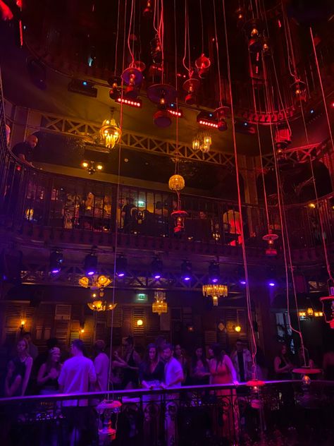 Party In Europe Aesthetic, Paris Night Club Aesthetic, Paris Nightclub Aesthetic, Party In Paris Aesthetic, France Night Life, European Night Club Aesthetic, Paris Bars Night, Europe Club Aesthetic, Paris Nightlife Aesthetic