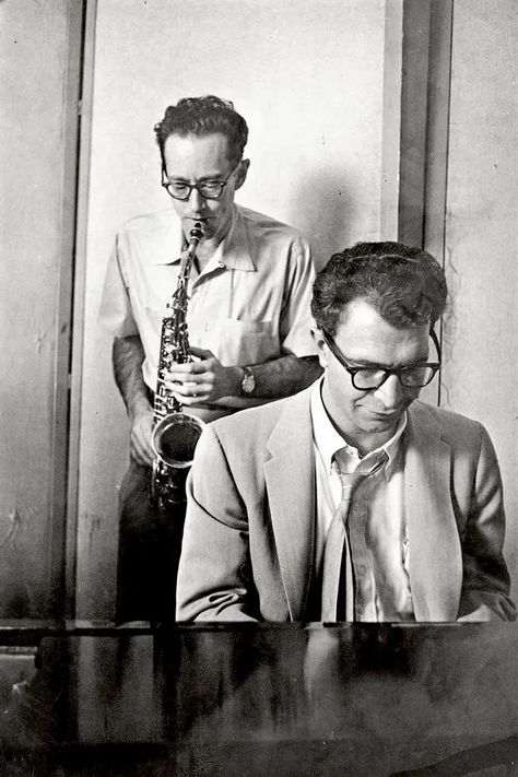 Aestheticology Paul Desmond, Design Manager, Dave Brubeck, Classic Jazz, Jazz Artists, Chuck Berry, Boogie Woogie, All That Jazz, The Fab Four