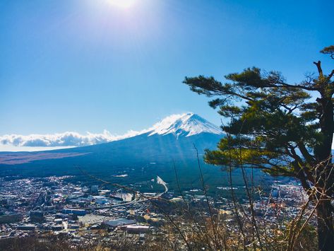 Gunung fuji merupakan gunung yang di sakralkan di jepang Gunung Fuji, Mount Rainier, Natural Landmarks, Travel, Nature