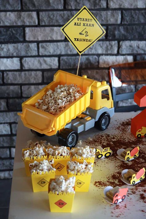 Construction Party Cakes, Construction Birthday Party Food, Transportation Birthday Party, Construction Theme Birthday Party, 2nd Birthday Party For Boys, Transportation Birthday, Construction Theme Party, Cars Theme Birthday Party, 2nd Birthday Party Themes