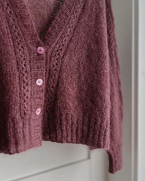 Sweater No 15, Raglan Cable Sweater, Cabled Cardigan Knitting Pattern, Top Down Knit Cardigan Pattern Free, Drop Design Knitting Patterns, Free Knit Cardigan Pattern, Knitting Cardigan Patterns Free, Aran Sweater Pattern Free, Worsted Weight Knitting Patterns