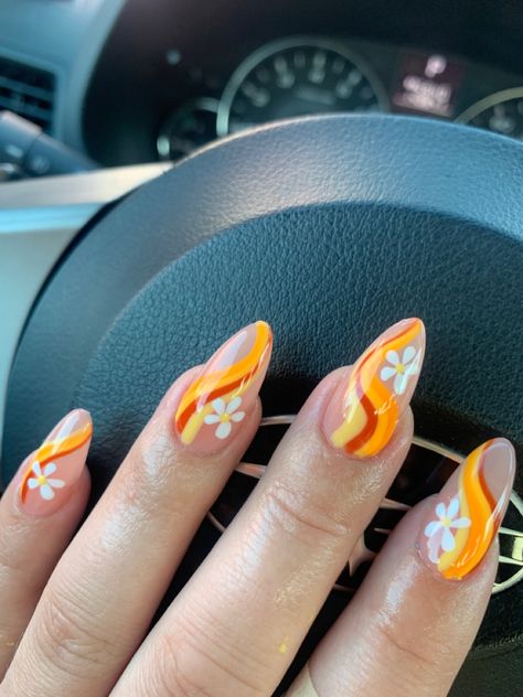 Simple Groovy Nails, Groovy Nail Designs, June Nails Ideas 2024, Groovy Nail Art, 70s Nails, Groovy Nails, Nails June, Vintage Nail Art, Almond Acrylic Nails Designs