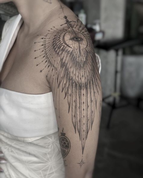 Awakening Art, Big Project, Back Tattoo, Tattoos And Piercings, Geometric Tattoo, Tatting, Art Tattoo, Body Art, Piercings