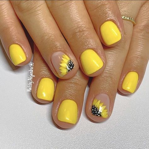 Sunflower Nail Art, Sunflower Nails, Simple Gel Nails, Nails Colors, Cute Gel Nails, Black Nail, Nails 2023, Girls Nails, Yellow Nails