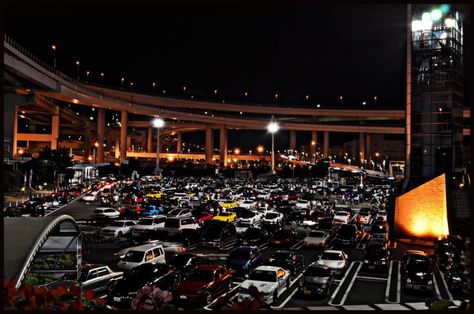 Car Meet in Japan Car Meet Night, Tokyo Cars, Daikoku Car Meet, Car Meet Aesthetic, Tokyo Cars Aesthetic, Car Meet, Cars In Tokyo, Car Japan Aesthetic, Tokyo Car Meet Aesthetic