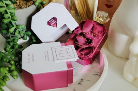 Beauty Drama Queen: Kayali Sweet Diamond Pink Pepper | 25 - a new frag... Kay Ali Sweet Diamond Perfume, Kayali Sweet Diamond Pink Pepper, Life Secrets, Scent Combos, Vanilla Orchid, Pink Bottle, Bulgarian Rose, Drama Queen, Pink Pepper