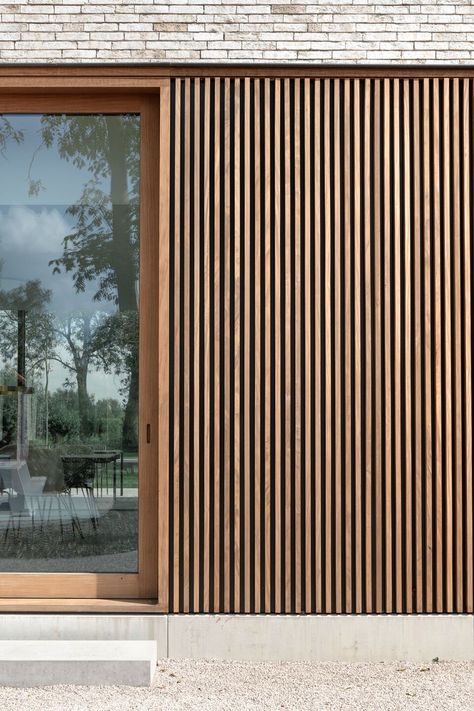 Timber Slats Facade, Minimalist Home Architecture, Wood Cladding Bathroom, Wood Slat Facade, Wood Panel Facade, Wood Facade Architecture Design, Wood Facade Detail, Wooden Facade Architecture, Outdoor Slat Wall