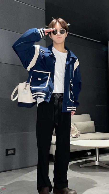 Enhypen Casual Pics, Yang Jungwon Outfits, Jay Enhypen Outfits Casual, Jungwon Casual Outfit, Jungwon Outfit Ideas, Jungwon Outfits, Enhypen Fashion, Kpop Selcas, Enhypen Naver Post