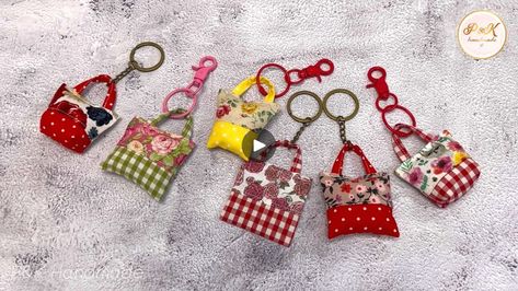 69K views · 920 reactions | Keychains from fabric scraps🌷 | P&K Handmade | P&K Handmade · Original audio Fabric Tote, Fabric Bag, Free Patterns, Fabric Scraps, Key Rings, Mini Bag, Keychains, Free Pattern, Sewing Projects