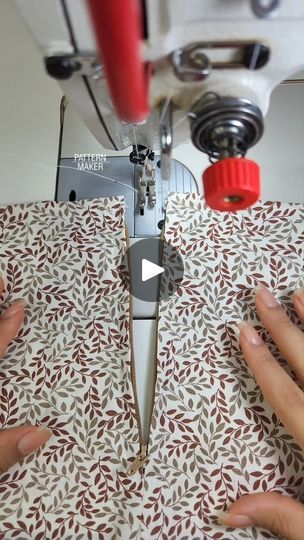 6K views · 193 reactions | good sewingt tip #sew #sewing #sewingtutorial #sewingproject #sewingtips | Pattern Maker | Pattern Maker · Original audio How To Zip A Dress By Yourself, Zip Sewing, Sewing Zippers, Zipper Tutorial, Tips Sewing, Pattern Maker, Beginner Sewing Projects Easy, Sewing Appliques, Sewing Stitches