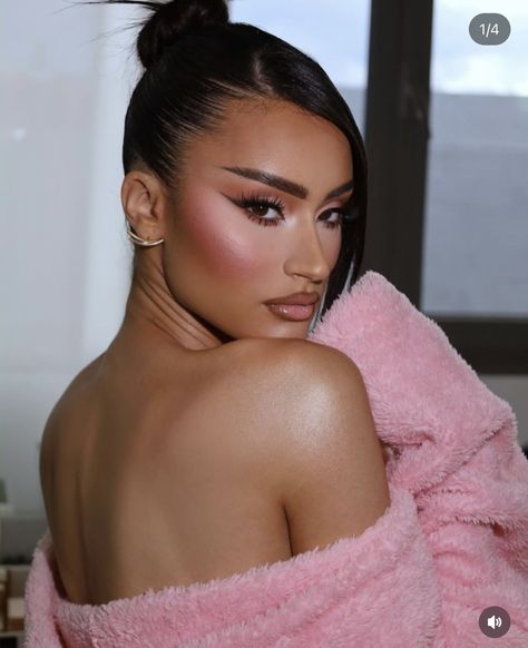 Pink Dress Outfit Makeup, Light Pink Glam Makeup, Full Glam Pink Makeup, Light Pink Glowy Makeup, Bubblegum Pink Makeup Looks, Light Pink Dress Outfit, Pink Glam Makeup Looks, Kylie Jenner Pink Makeup, Pink Glam Makeup