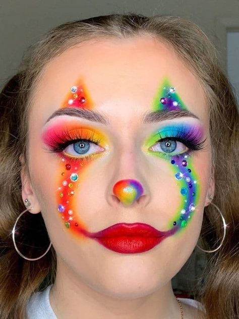 Rainbow Clown Makeup Halloween, Cute Colorful Clown Makeup, Pretty Clown Makeup Halloween, Clown Makeup Happy, Rave Clown Outfit, Clown Face Paint Kids Easy, Clown Face Painting Ideas, Clown Makeup Rainbow, Candy Clown Makeup